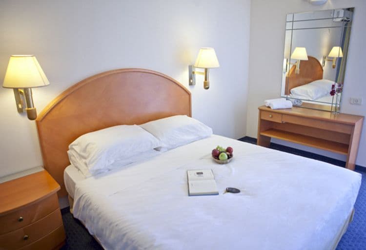 Q Hotel