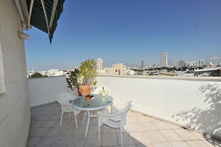 Dizengoff Suites Hotel