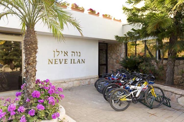 C Hotel Neve Ilan