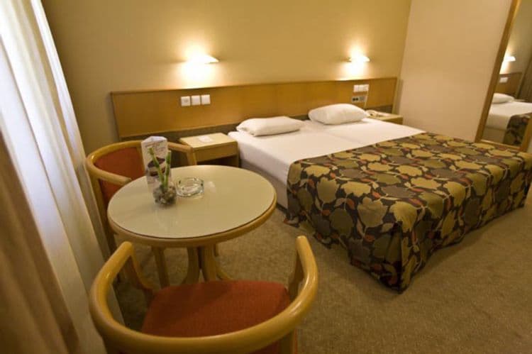 C Hotel Neve Ilan