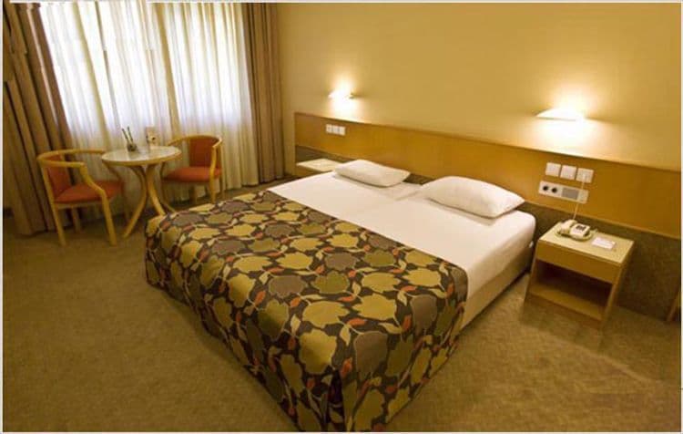 C Hotel Neve Ilan