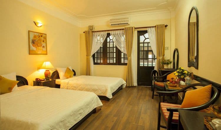 Palm Beach Hotel