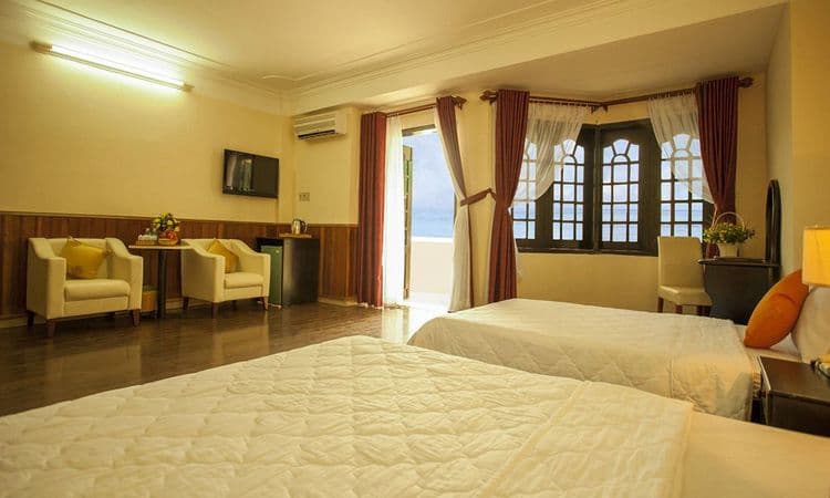 Palm Beach Hotel