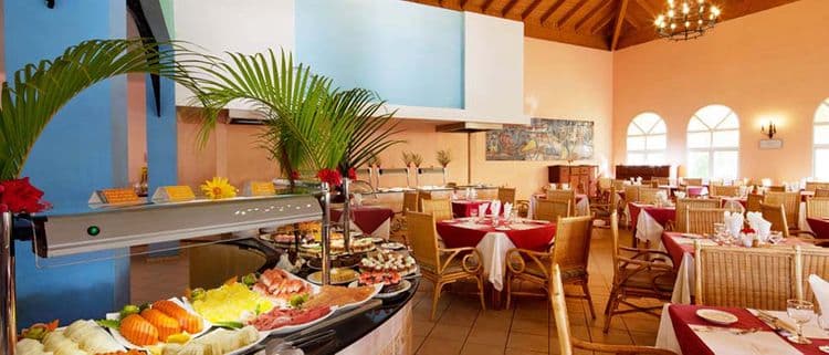 Memories Caribe Beach Resort
