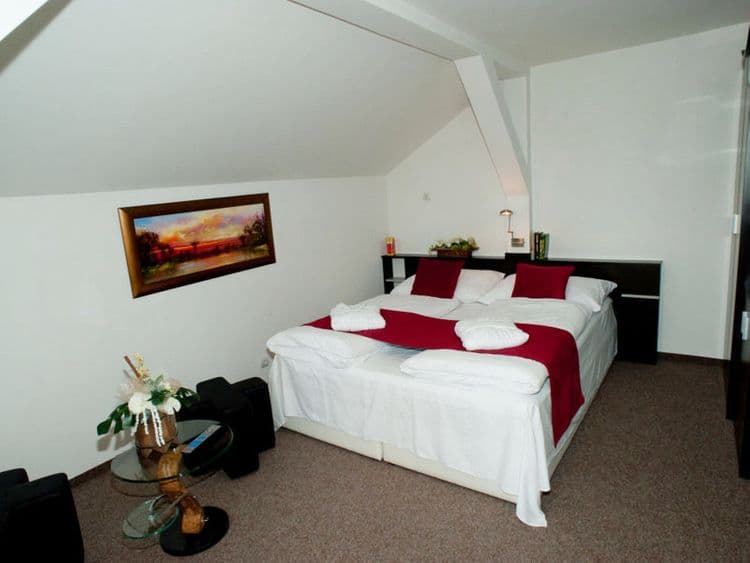 Tim-Pa Apartmanhaz