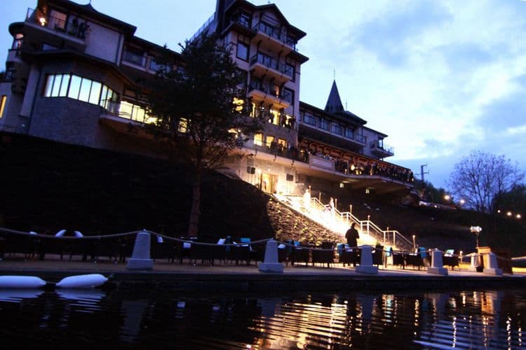 Retro Riverside Luxury Wellness Resort