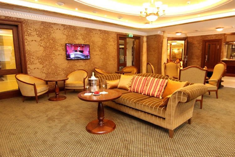 Retro Riverside Luxury Wellness Resort