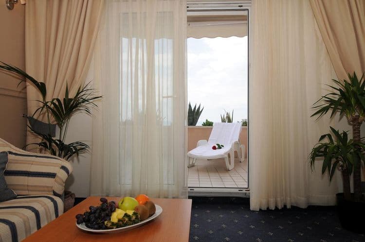 Rosina Hotel
