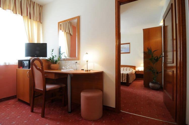 Rosina Hotel