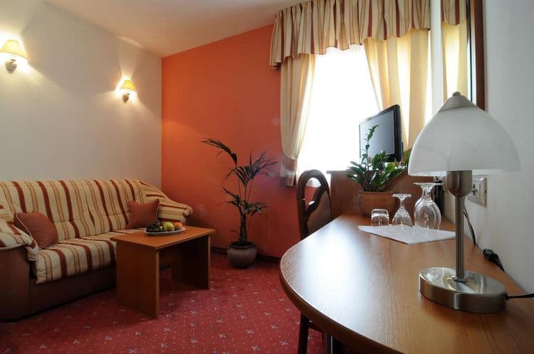 Rosina Hotel