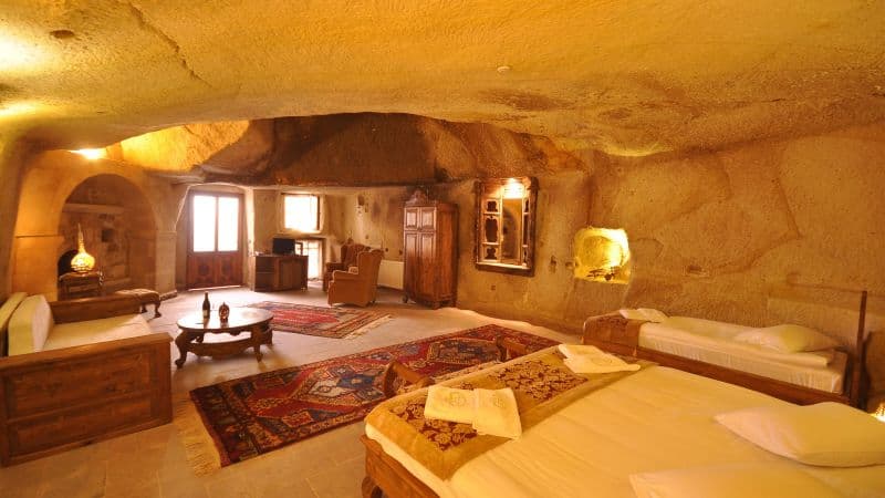 HAS CAVE KONAK