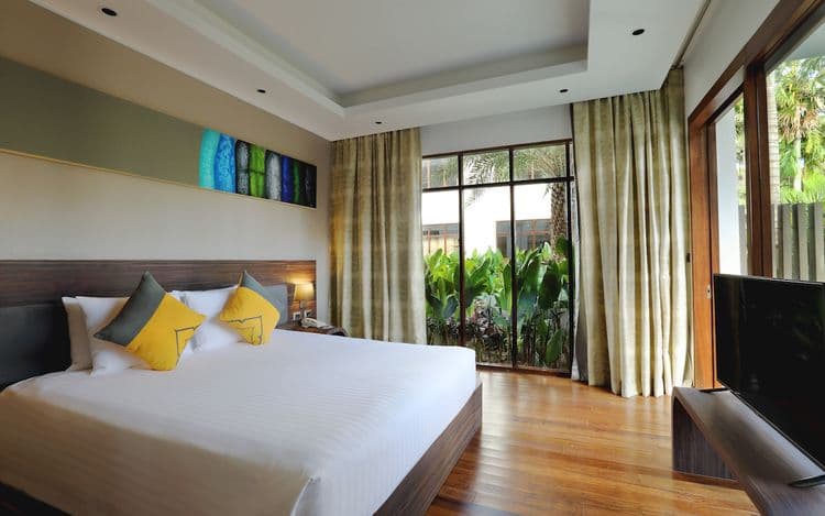 Novotel Phuket Karon Beach Resort And Spa