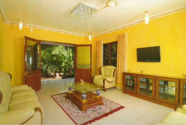 Coconut Grove Royale