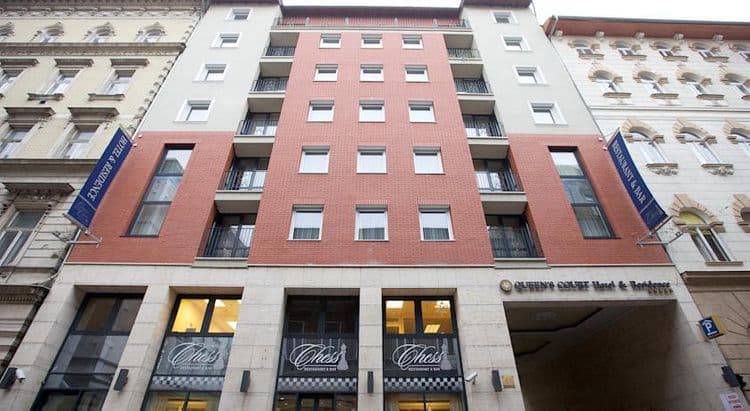 Queens Court Hotel & Residence