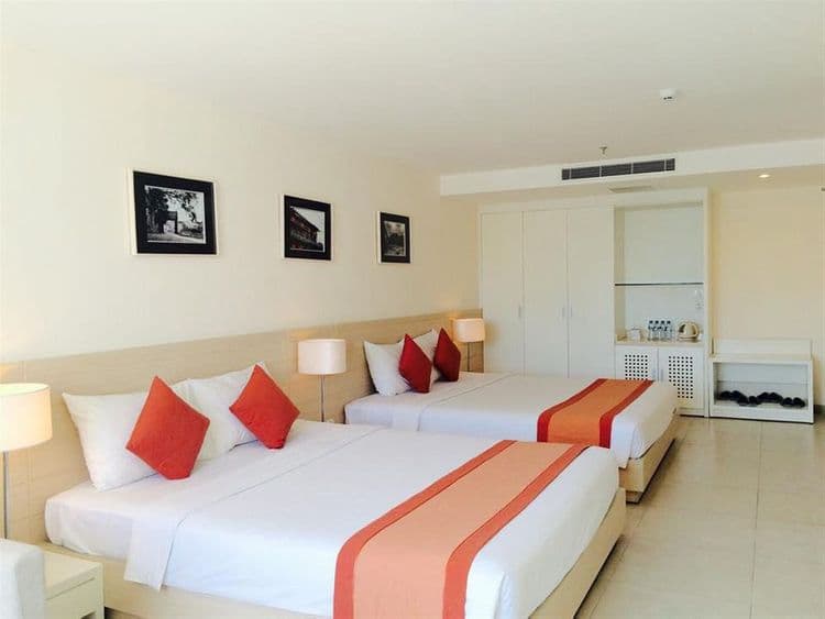 Nhi Phi Hotel