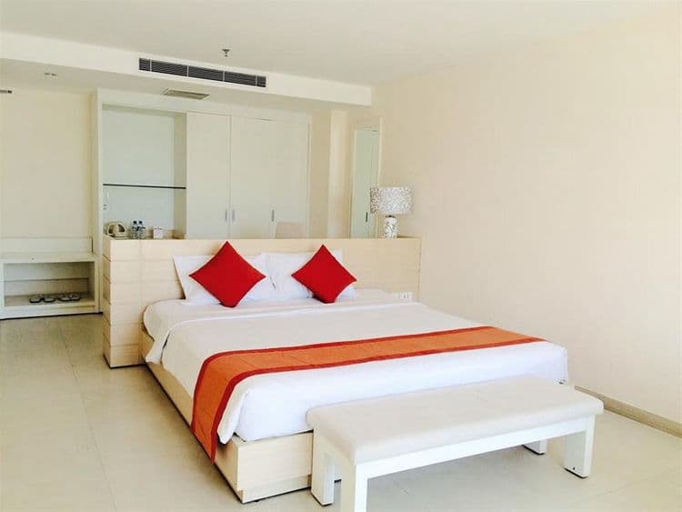 Nhi Phi Hotel
