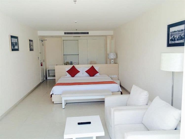 Nhi Phi Hotel