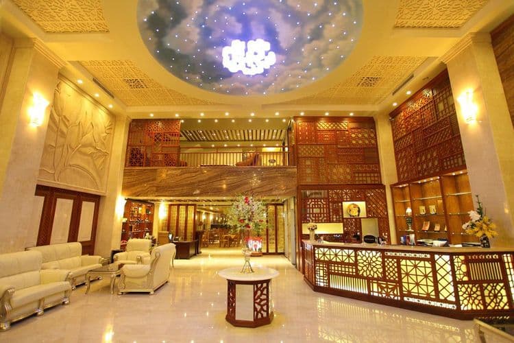 Au Lac Hotel