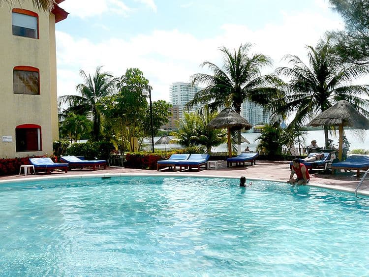 Cancun Clipper Club