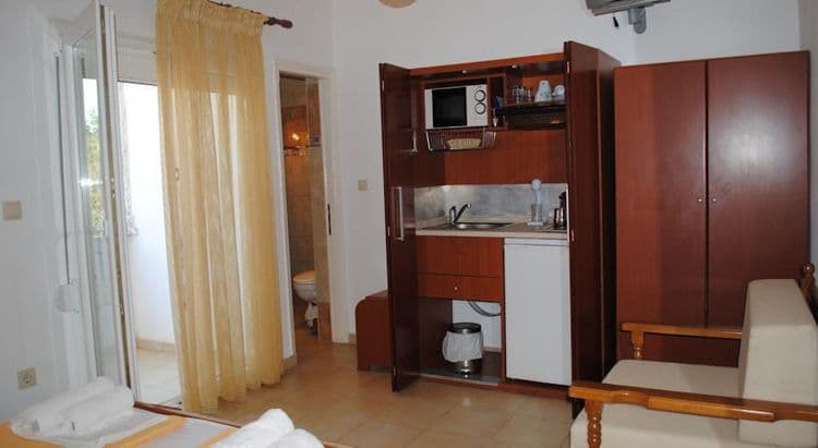 Pefkari Beach Studio Albatross
