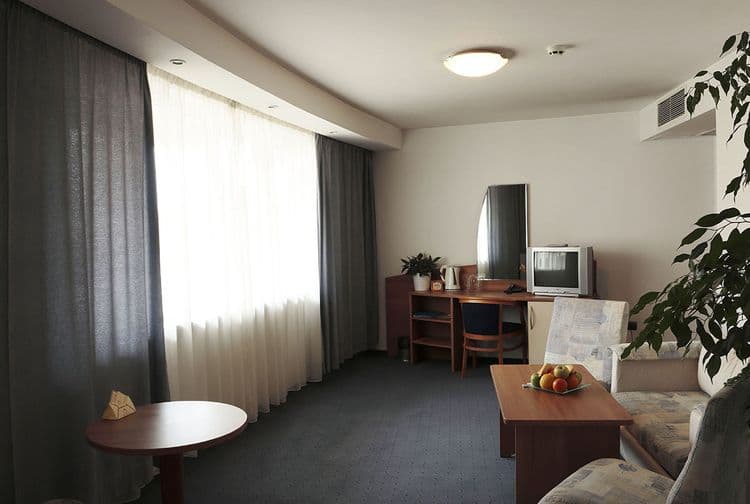 Triada Hotel