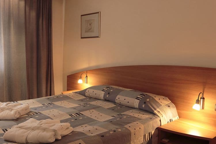 Triada Hotel