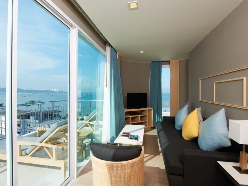 Pattaya Sea View Hotel