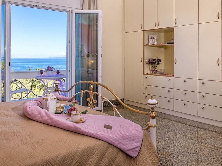 Frido Luxury Villa