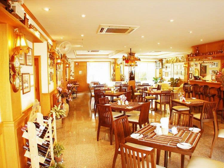 Seven Oaks Inn Pattaya