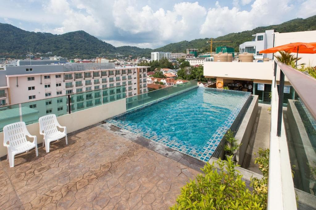 Hemingways Silk Hotel