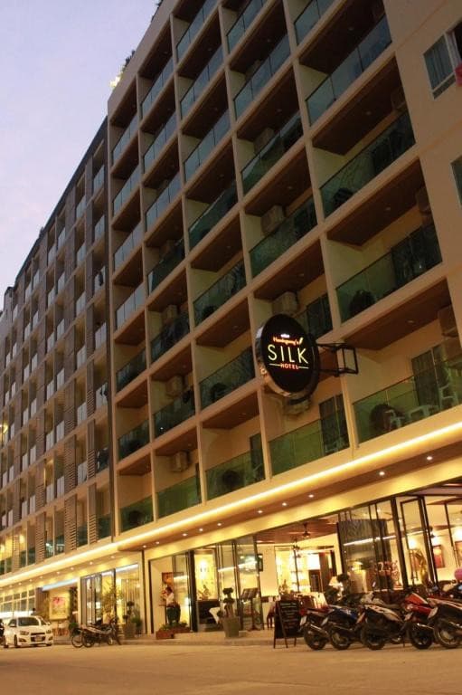 Hemingways Silk Hotel