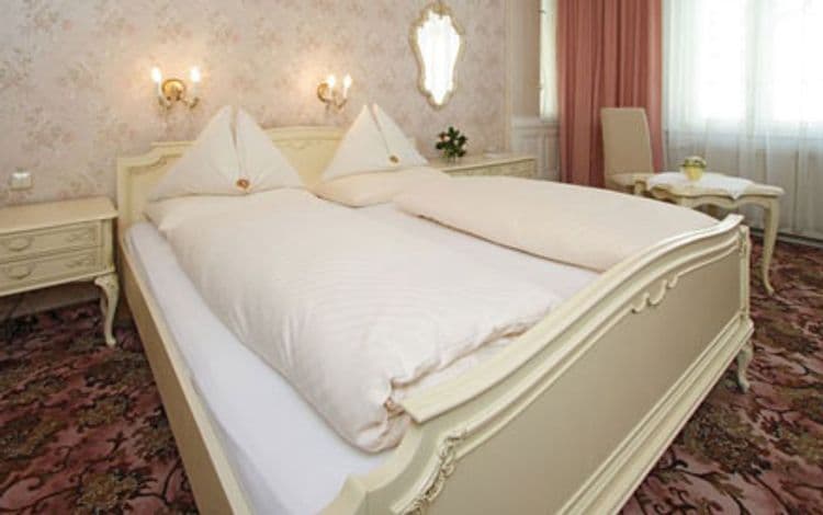 Pension Baronesse Hotel