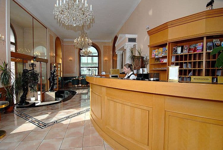 Opera Hotel