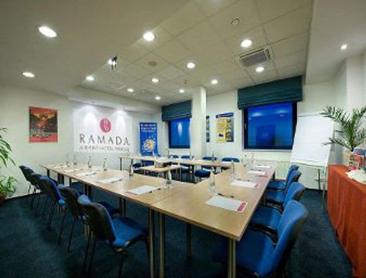 Ramada Airport Hotel Prague