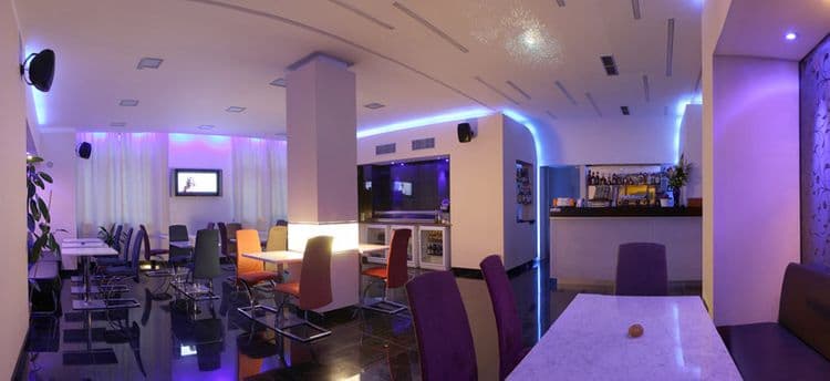Relax Inn