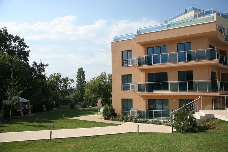 Aquamarine Apart Complex