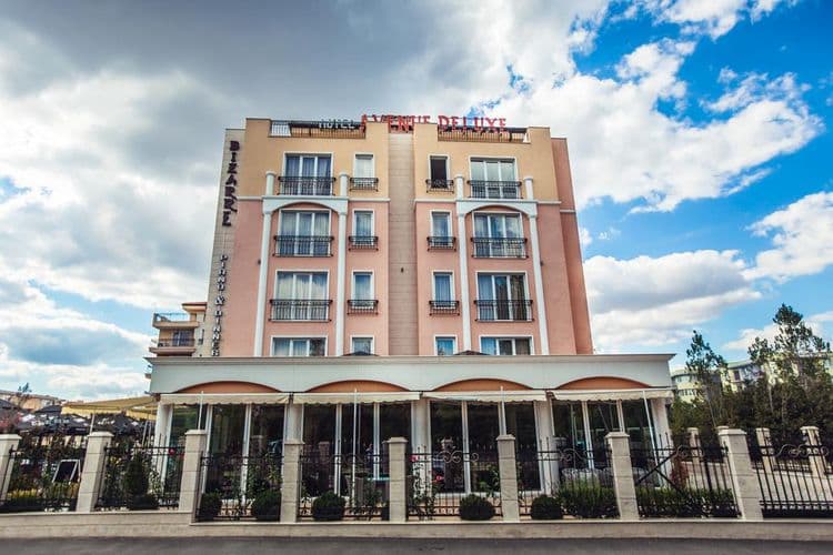 Avenue Deluxe ApartHotel