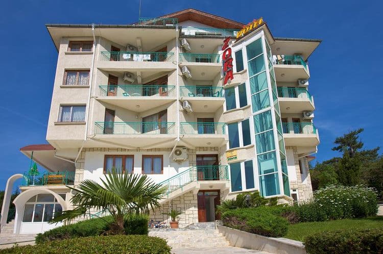 Zora Hotel
