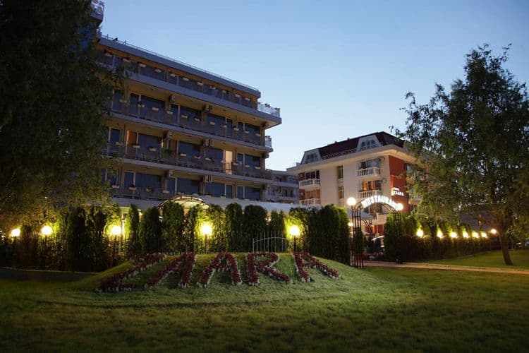 Zaara Hotel