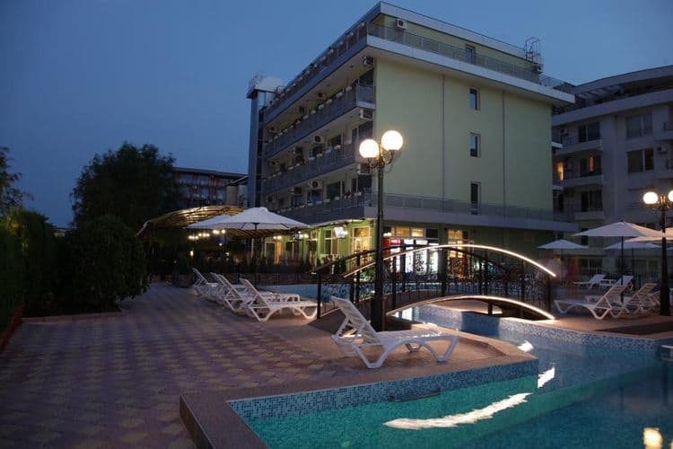 Zaara Hotel