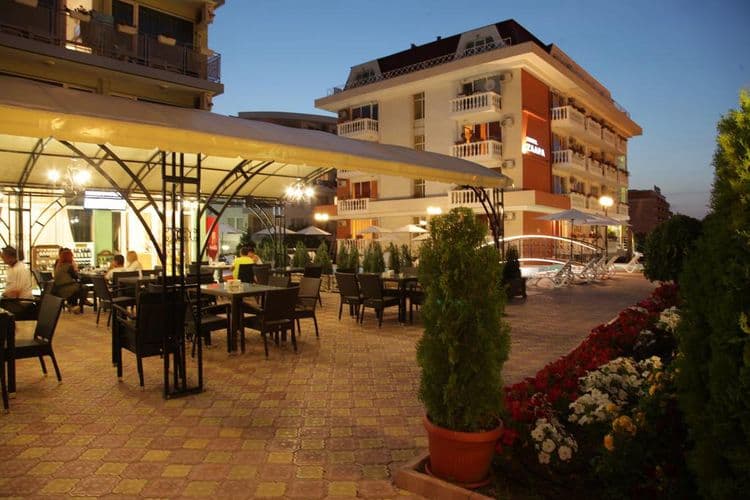 Zaara Hotel