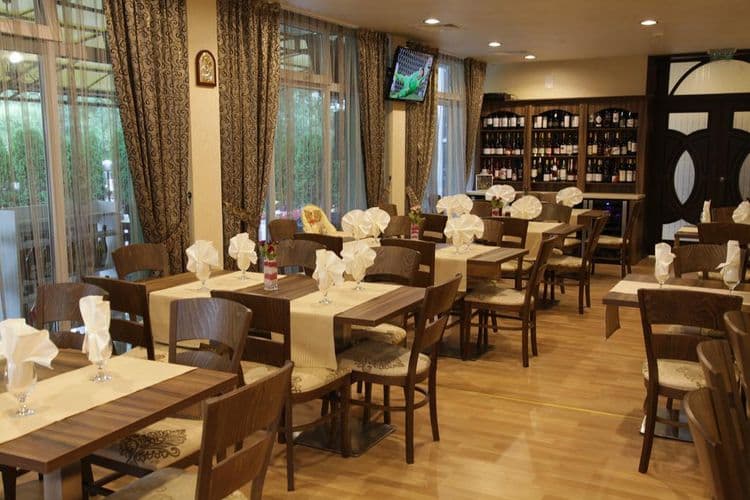 Zaara Hotel