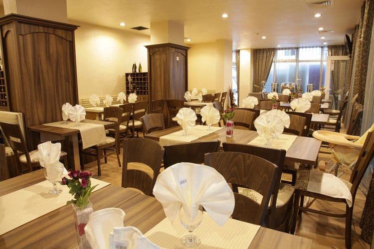 Zaara Hotel