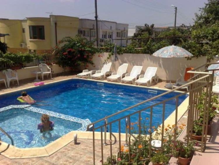 Larisa 1&2 Hotel