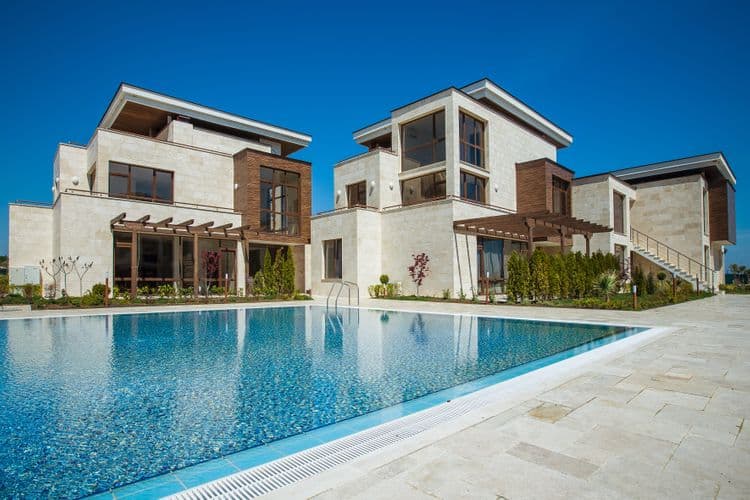 Apolonia Resort