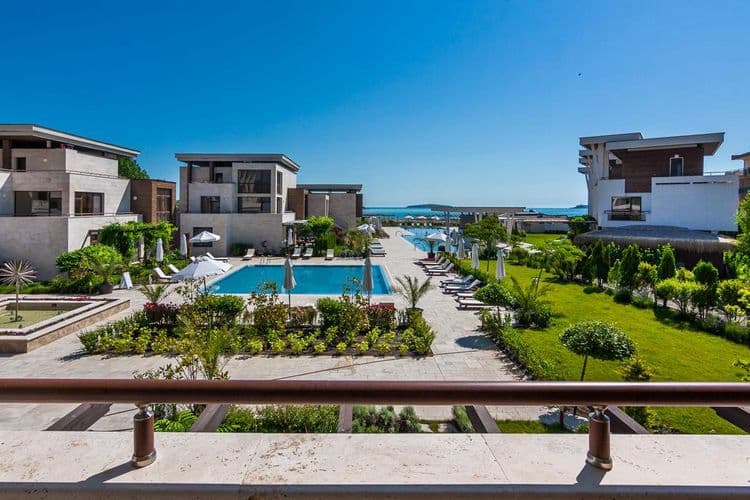 Apolonia Resort