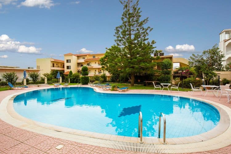 Lyristis Studios & Apartments
