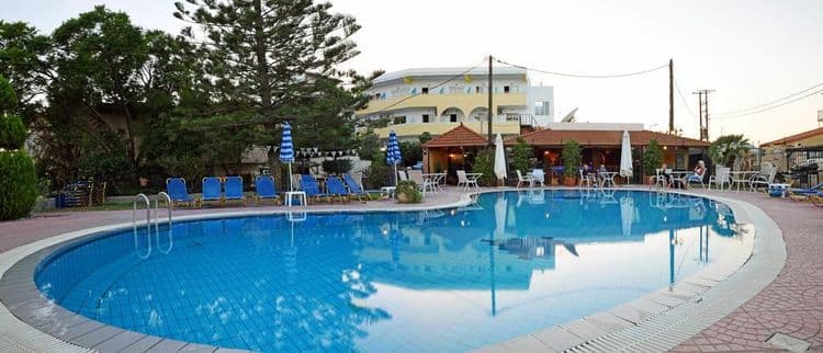 Lyristis Studios & Apartments