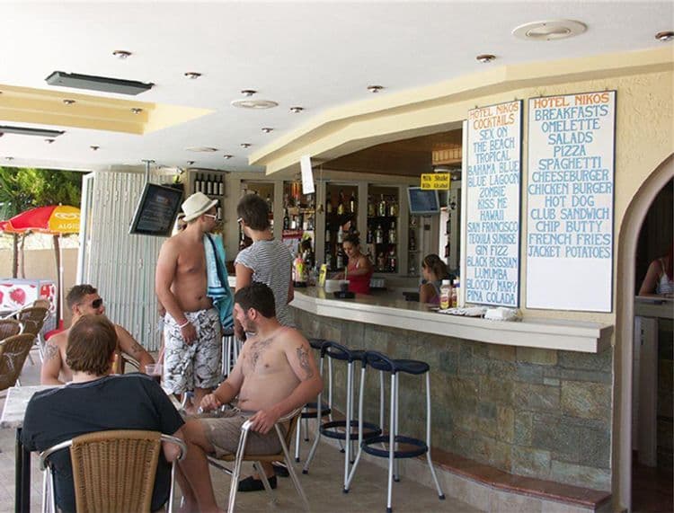 Nikos Hotel