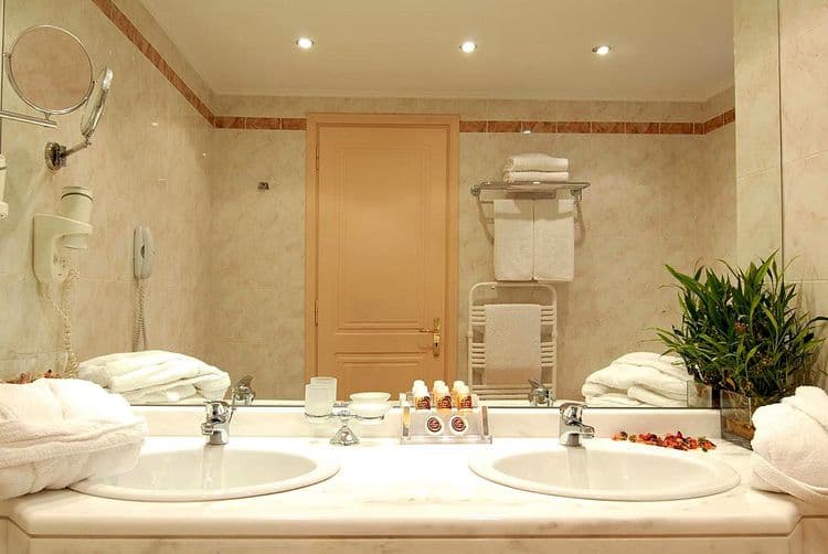 Athens Atrium Hotel & Suites